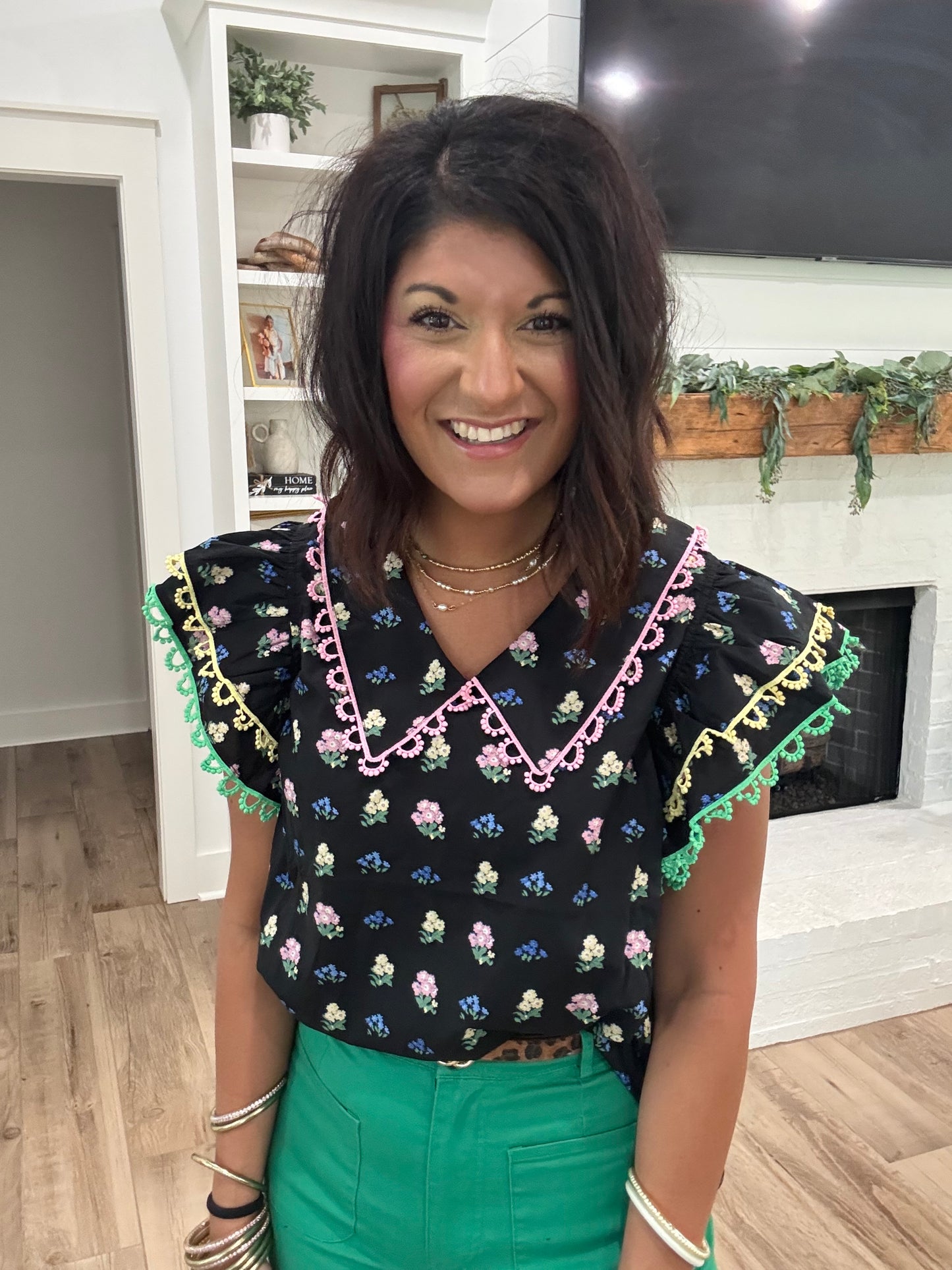 Scalloped Whit Floral Black Top