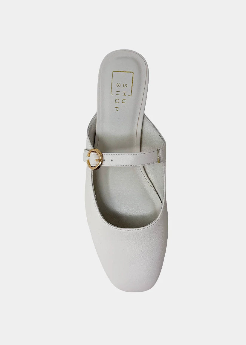 Aidy slip on flat- Bone