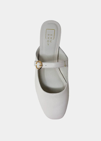 Aidy slip on flat- Bone