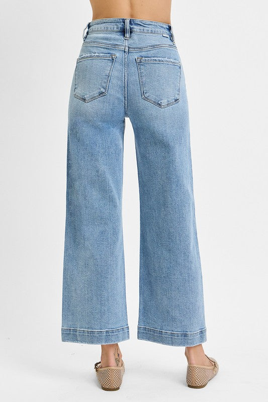 Light Pin-Tuck Jeans