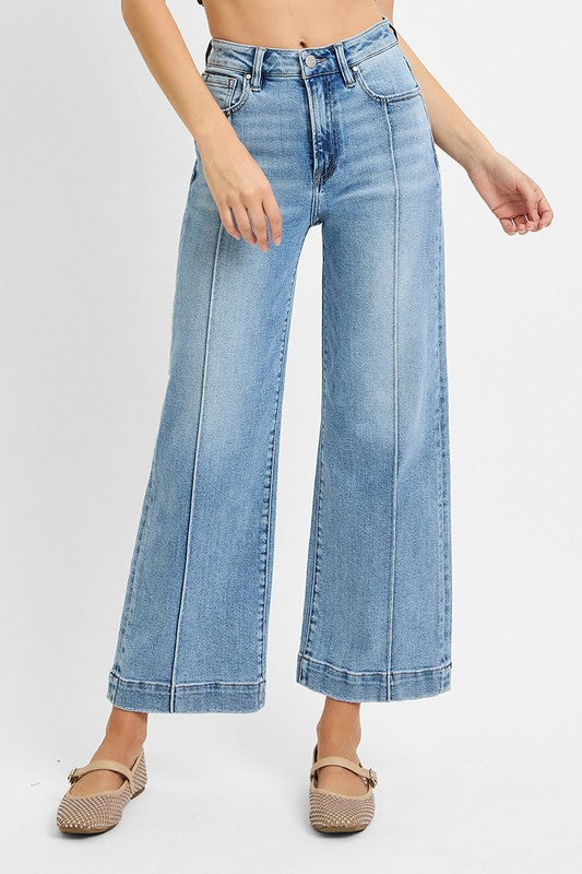 Light Pin-Tuck Jeans